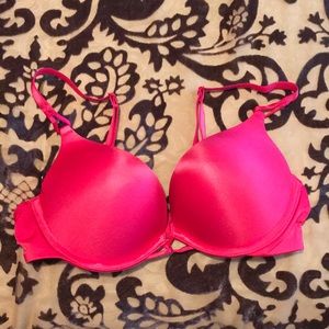 V.S 34a Bombshell Add 2 cup Size Miraculous Plunge